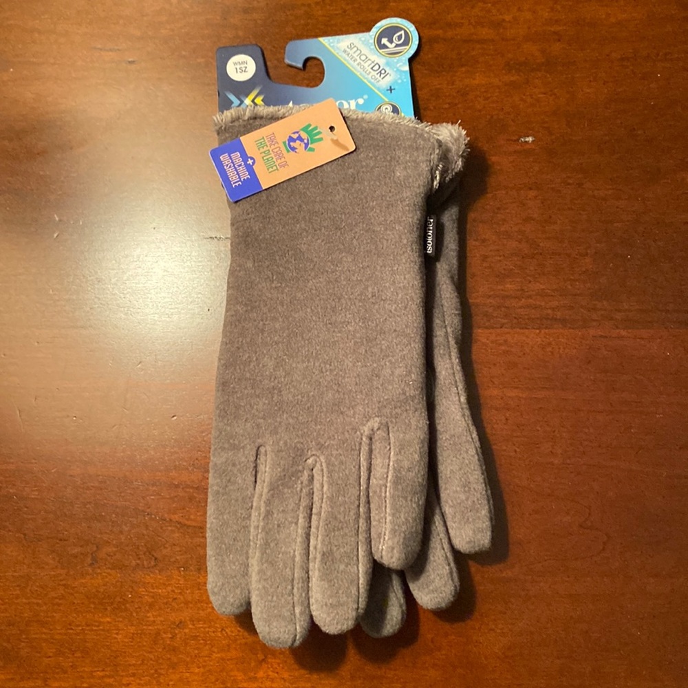 Isotoner women’s gloves